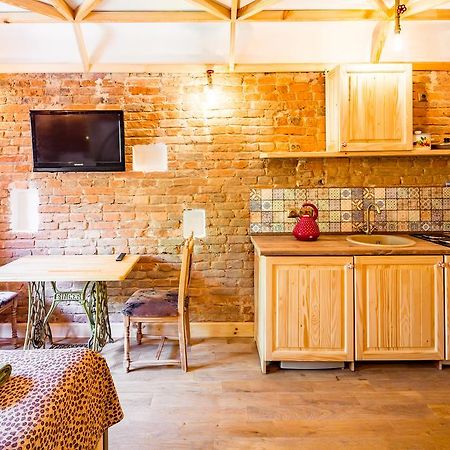 Nice Apartment Near Rynok Square Є Кондиціонер Світла Не Вимикали Λβιβ Εξωτερικό φωτογραφία