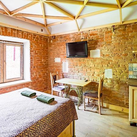 Nice Apartment Near Rynok Square Є Кондиціонер Світла Не Вимикали Λβιβ Εξωτερικό φωτογραφία