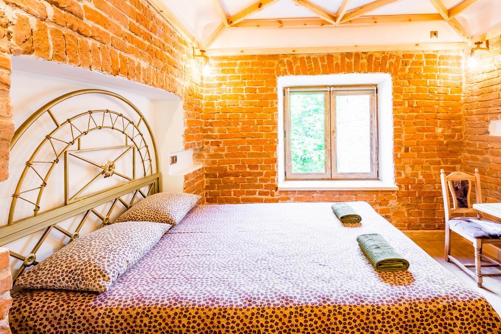 Nice Apartment Near Rynok Square Є Кондиціонер Світла Не Вимикали Λβιβ Εξωτερικό φωτογραφία
