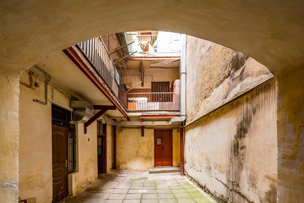 Nice Apartment Near Rynok Square Є Кондиціонер Світла Не Вимикали Λβιβ Εξωτερικό φωτογραφία