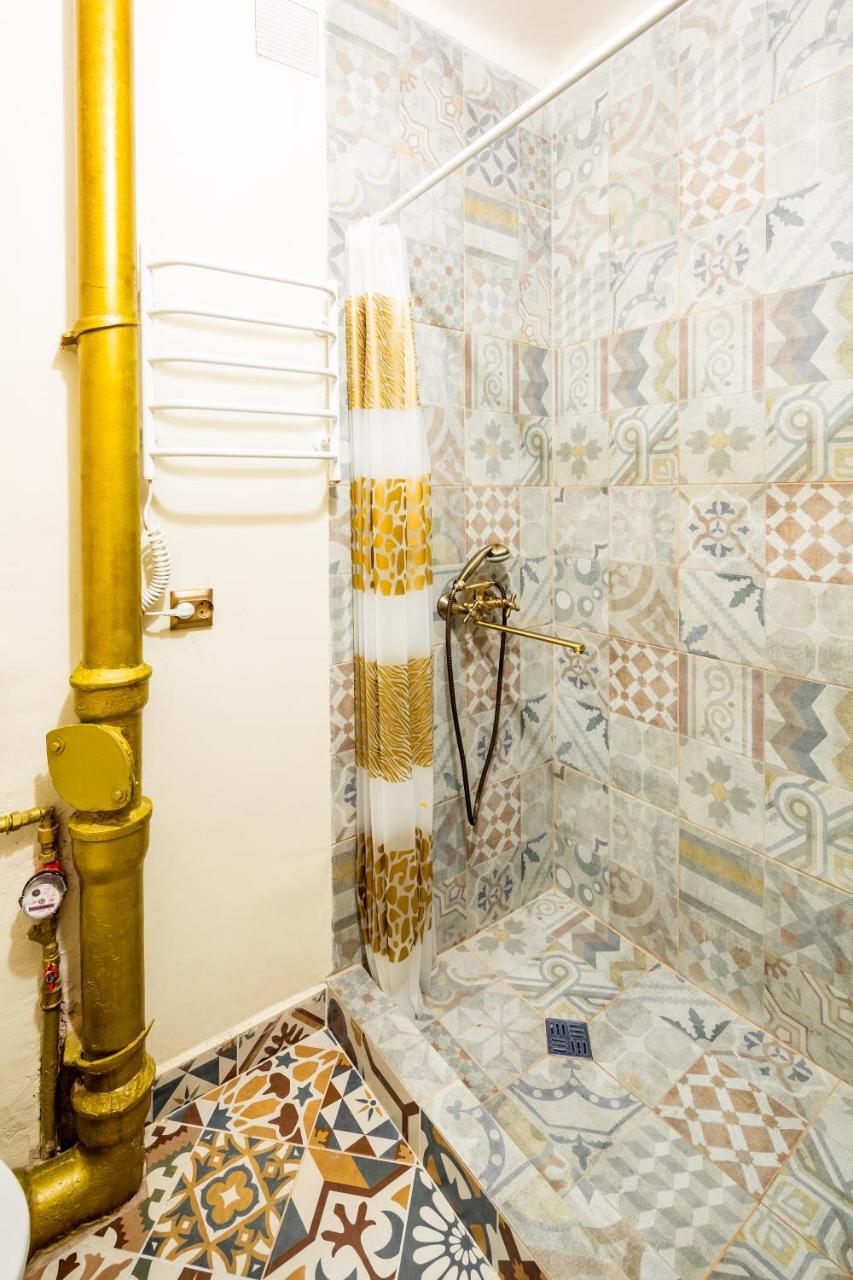 Nice Apartment Near Rynok Square Є Кондиціонер Світла Не Вимикали Λβιβ Εξωτερικό φωτογραφία